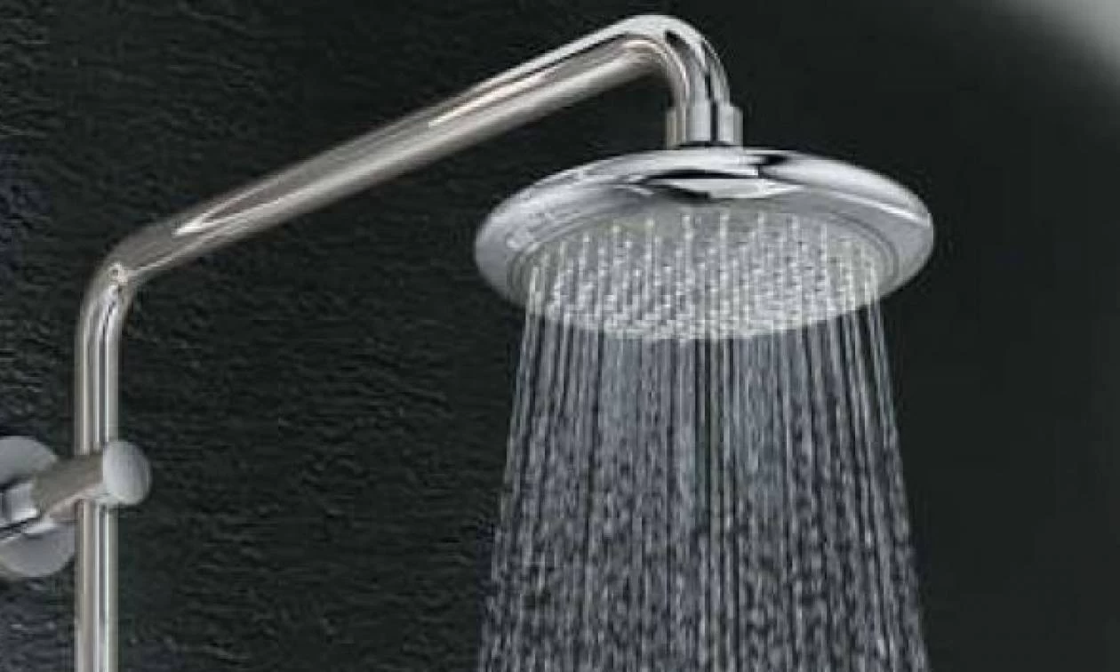 Ποιοι είναι οι λόγοι για να σταματήσετε το ζεστό ντους το πρωί- Βίντεο